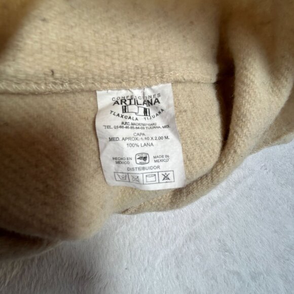 Vintage 90s Artilana Womens Wool Cape Poncho Wrap Jacket Cream Fringe Trim Woven - Picture 3 of 6